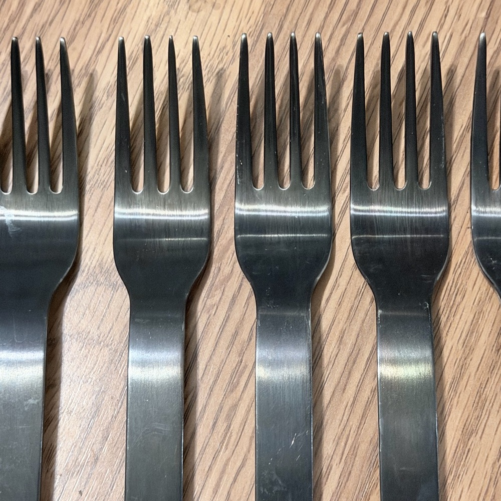 Sleek Herdmar Portugal Matte Black Fork Set (5) for Modern Dining - Picture 10 of 10